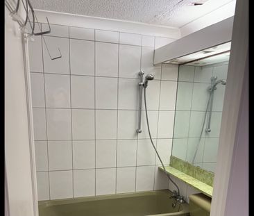 1 Bed Flat, Bury Old Road, M7 - Photo 6