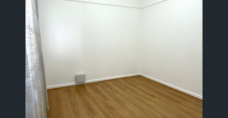 NEAT 2 BEDROOM HOME - Photo 4