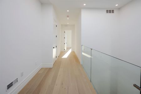 For Lease - 230 Townsgate Drive, Vaughan, Ontario - Photo 2