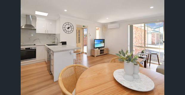 EASY LIVING - Photo 1