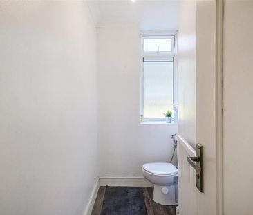 2 bedroom property to rent - Photo 5