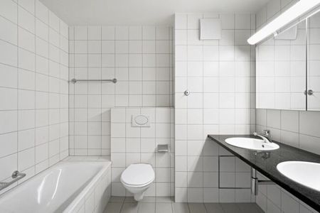 Exclusive townhouse apartment in Allschwil - Photo 5