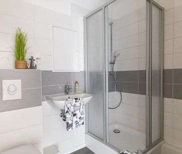 Hereinspaziert - moderne 2-Raum Wohnung mit Balkon - Foto 1