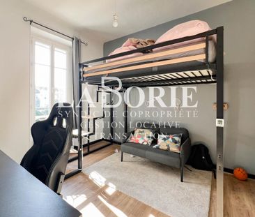 Maison familiale de caractère avec piscine et jardin arboré - Photo 2
