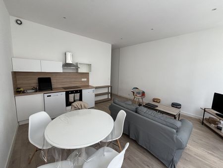 Location Appartement 2 pièces 41m² LILLE 59000 - Photo 2