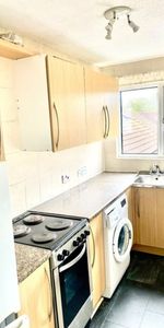 1 Bed Flat, Boultwood Road, E6 - Photo 3