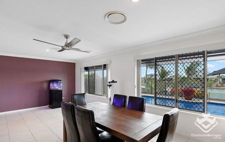 4 Bedroom 2 Bath 4 Car Ducted Air & Pool - Photo 5