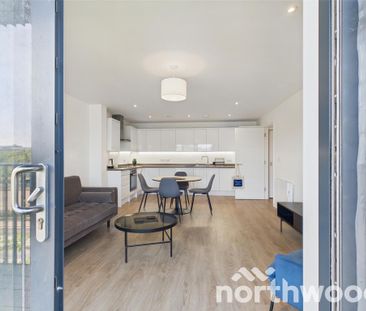 2 bedroom flat to rent - Photo 2