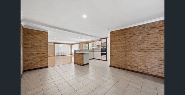 Comfortable Living Just Minutes from Rockingham City Centre - Photo 1