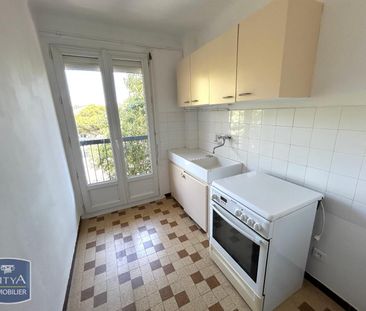 Location Appartement 1 pièce 30m² PORT DE BOUC 13110 - Photo 2