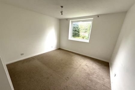 2 Bedroom Apartment To Let - Photo 4