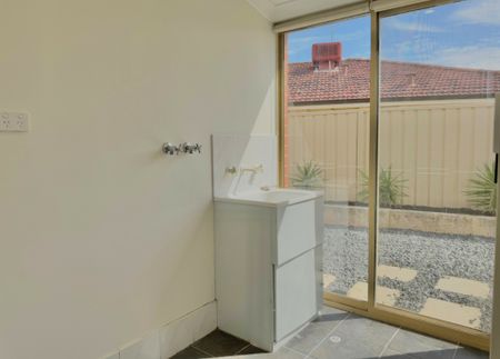 Entertainer's Dream with Space for the Whole Family. - Photo 2