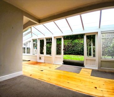 Spacious pet friendly remuera home. - Photo 6