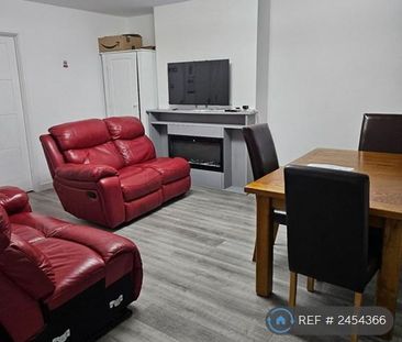 3 bedroom end of terrace house to rent - Photo 3