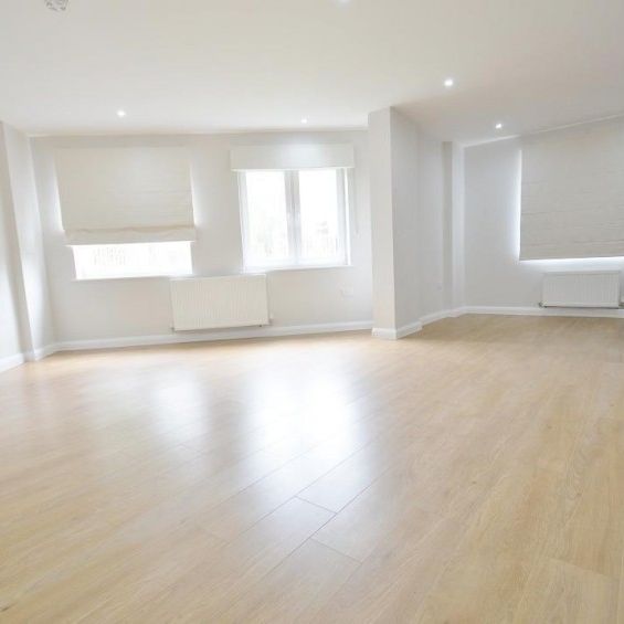 Chalvey Road East, Slough, Berkshire,SL1 - Photo 1