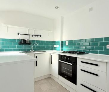 2 bedroom end of terrace house to rent - Photo 1