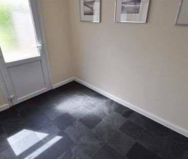 3 bedroom end of terrace house to rent - Photo 1