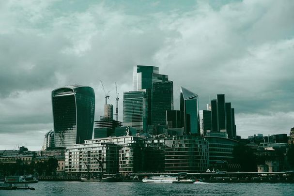 Hawkwood Mount - Photo 1