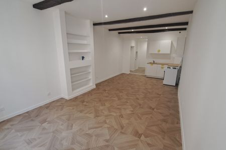 Le Vigan, studio 3ème étage d'environ 37m2 - Photo 2