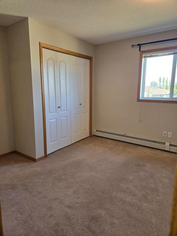 1 Bed Plus Den Pet Free Building! Utilities Included!! - Photo 2