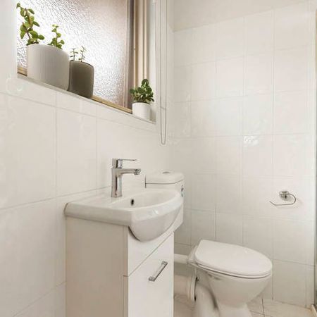 6/16 Vanberg Road, Essendon VIC 3040 - Photo 5