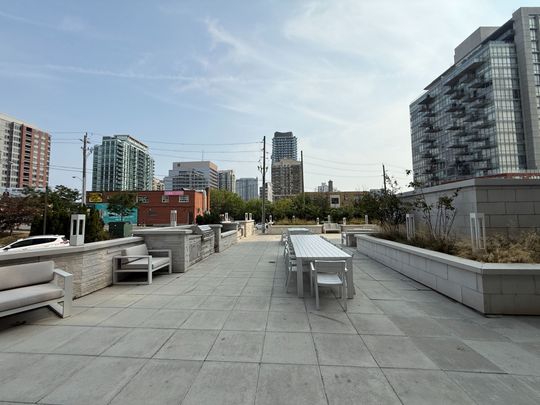 For Lease - 75 Canterbury Place Unit# 715, Toronto, Ontario - Photo 1