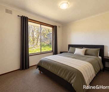 Spacious & Comfortable Home in a Convenient Location! - Photo 5