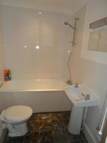 1 bedroom ground floor flat to rent - Photo 5