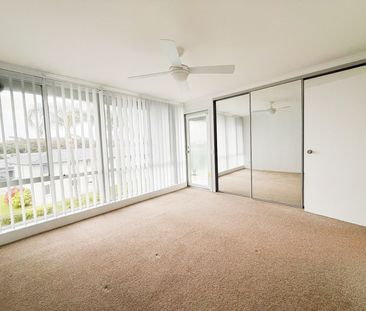 Large 4 Bedroom townhouse across the road from Fingal Bay Beach - Photo 5