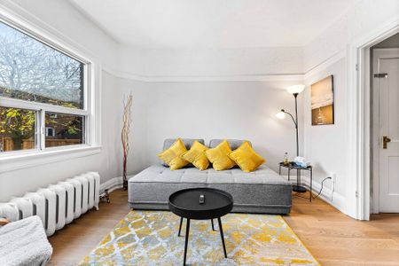 For Lease - 582 St Clair Avenue Unit# 2, Toronto, Ontario - Photo 2