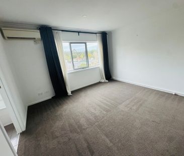 Modern & Convenient Living in the Heart of Box Hill - Photo 6