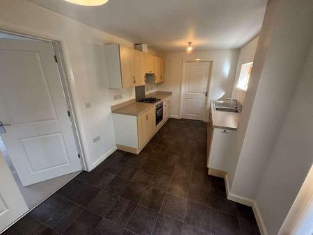 Californian Parade, Street, BA16 - Photo 3