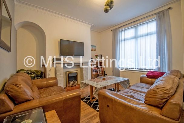 4 Bedroom Mid Terraced House for rent in Clarkson View - Photo 1