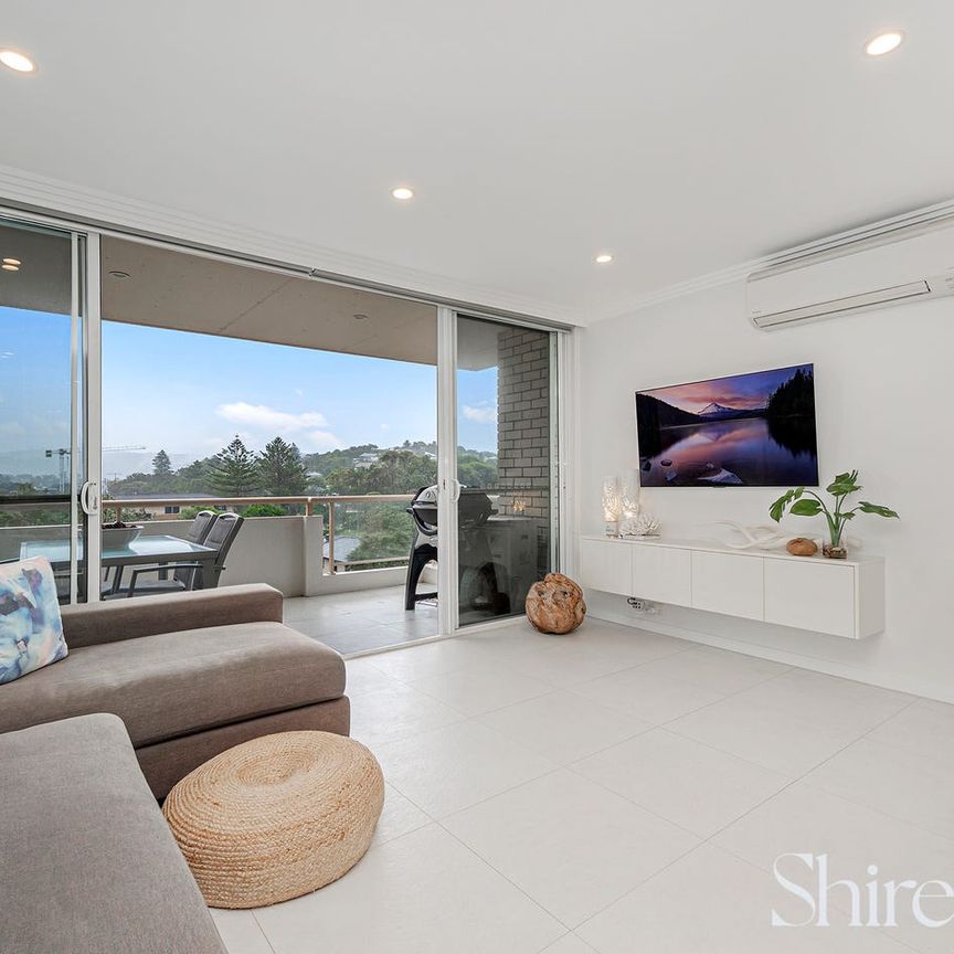 Oceanfront living on the sands of Mona Vale Basin Beach – Fully Renovated - Photo 1