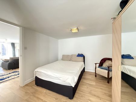 1 bedroom ground floor flat to rent - Photo 2