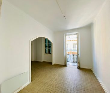 Location Appartement 3 pièces 74m² NICE 06000 - Photo 2