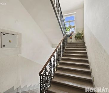 Pronájem bytu 1+kk 28 m² - Photo 2