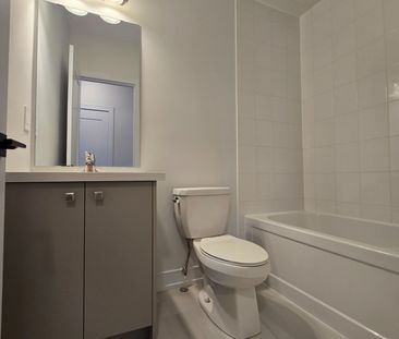 For Lease - 5939 Saigon Street, Mississauga, Ontario - Photo 4