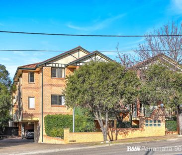 BRIGHT & SPACIOUS 2 BEDROOM UNIT - Photo 1