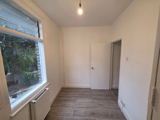 6 Bed Terraced House, Eve Road, N17 - Photo 1