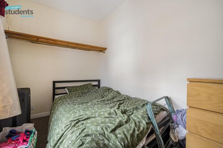 5 bedroom end of terrace house to rent - Photo 2