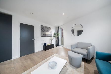 3 bedroom flat to rent - Photo 4