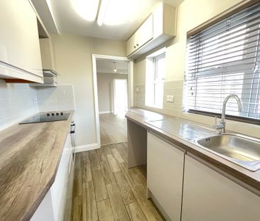 2 bedroom End Terraced House to let - Photo 3