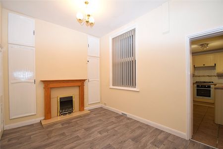 2 bed terraced house to rent in Trafalgar Terrace, Scarborough, YO12 - Photo 2