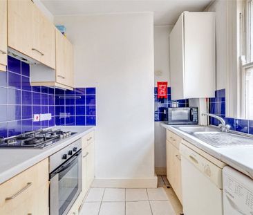 A conveniently located two bedroom first floor apartment on Fulham ... - Photo 4