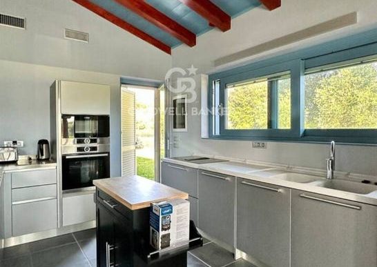 via crociale, Pietrasanta, Tuscany 55045