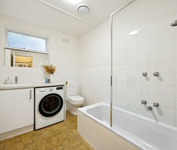 Bright Boutique Living in a Prime Camberwell Location - Photo 5