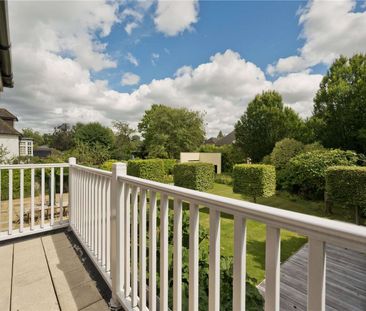 Beautiful six bedroom family home with landscaped gardens - Photo 3