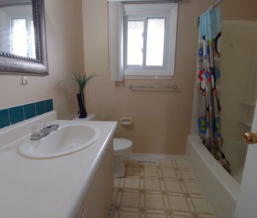 For Lease - 1004 Lawson Road, London North, Ontario - Photo 1