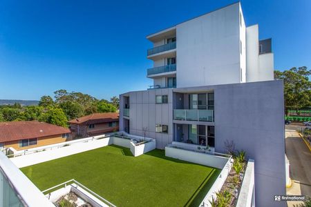 Stylish North-Facing Apartment in Prime Penrith Location - Photo 2